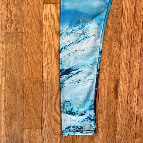 Snowy mountain nature leggings - Picture 4 of 9